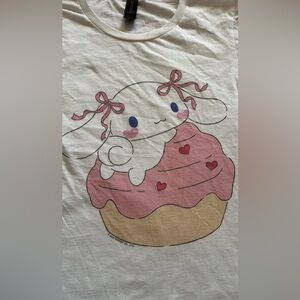 Sanrio Cinnomaroll graphic tee
